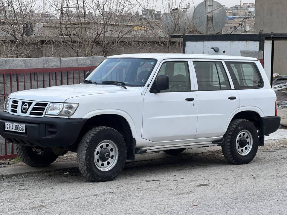 فرۆشتنی  خێرا سلاو هاوریان ئەم پاترۆلە بۆ فرۆشتن هەموو گیان بەشەرت رەقەم سەنەوی نوی تا ٢٠٢٩ نوی بەشەرت سەیارەکە سەقفی بۆیاخ نیە  سەقفو شانەی جوان بەشەرت قەترەی بۆیاخ نەبی  دوو دەرگای ناوەراست  بۆنیتویەک  دەرگای دواوە بۆیاخ نیە بەلام من بە عام دەفرۆشم چوار تای MMلە ژێرە خاز بەنزین   هەر چوار بەر دەرگای بیلادیە  بەتانەی نەتەقیوە کلاجو حەینەی تازە گۆراوە گیر مەکینە بەشەرتی فیتەر سحر ٧٨ کەمیک مەجال مۆدیل٢٠٠١کویرە شوێن سۆران بۆ زانیاری زیاتر پەیوەندی بەم ژمارە بکە 
***********
وەتس ئاپ ڤایبەر  خوداتان لە گەل
