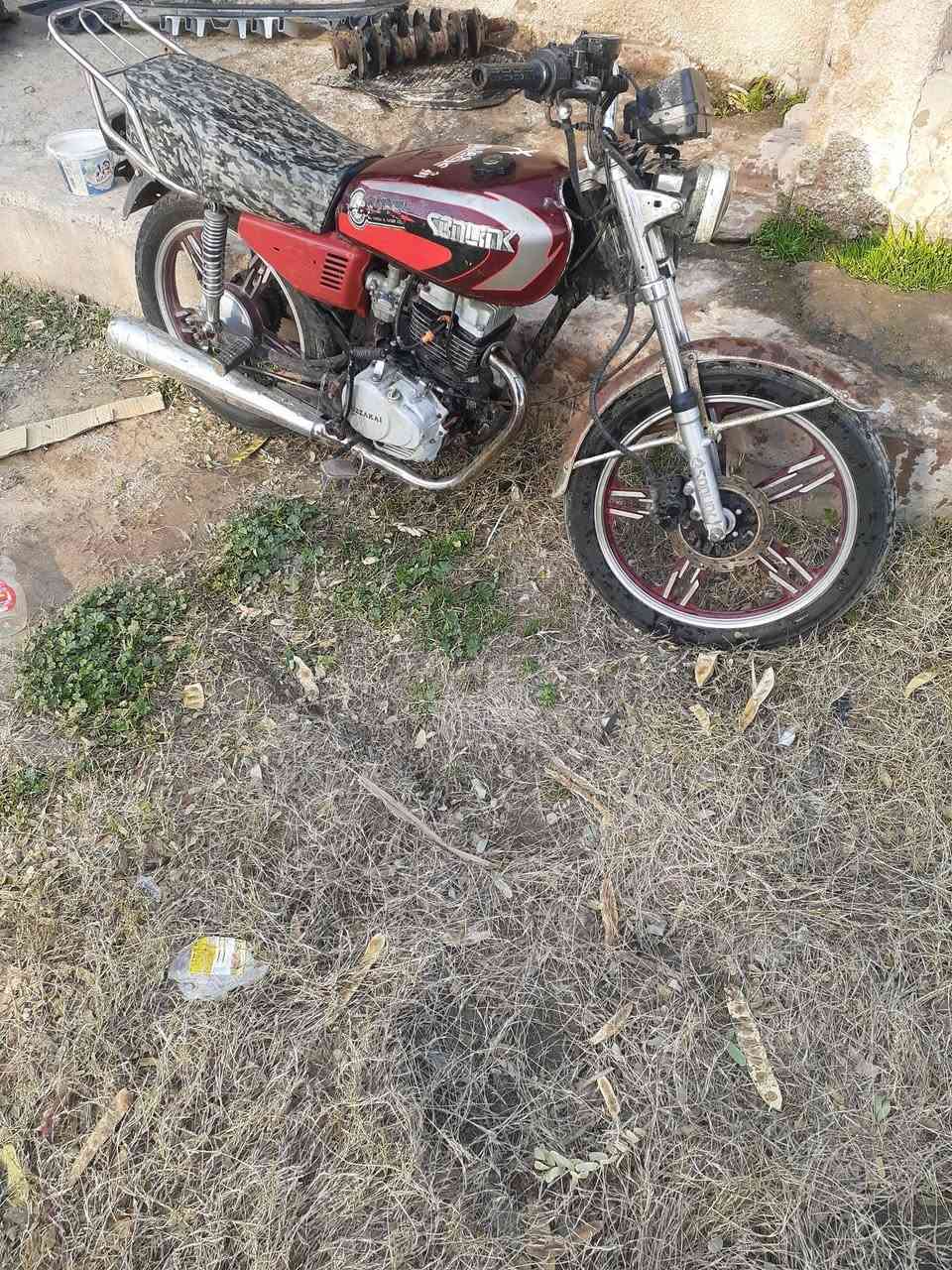 السلام عليكم:  دراجه للبيع ايراني موديل 22 السعر  450 وبيها مجال مكاني بغداد ***********
