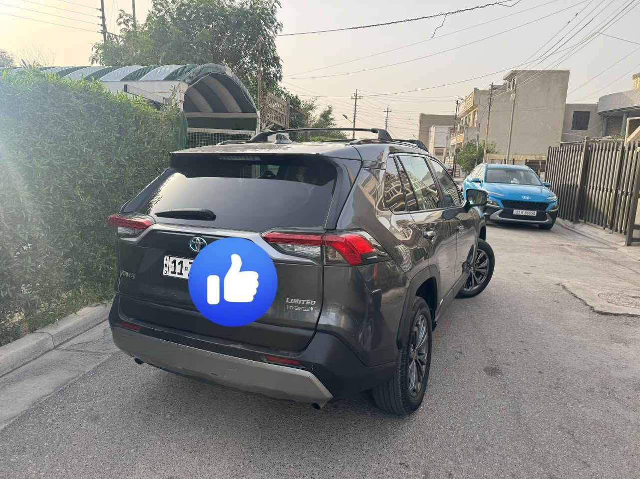 للبيع: تويوتا راف فور LIMITED HYBRID 2023 - وارد أمريكي
المواصفات والتميز:

• الفئة: Limited (أعلى صنف في الراف فور).

• المحرك: هايبرد (اقتصادية جداً وعزم قوي).

• الموديل: 2023.

• الممشى: 63 ألف ميل

• الرقم: بغداد

• اللون: رصاصي (سلفر) مميز،

تفاصيل الضرر:

• الحادث جانبي بسيط (بابين فقط).

أبرز الإضافات (فول مواصفات 1/1):

• شاشة JBL الكبيرة الأصلية مع نظام صوتي فاخر.

• عداد ديجيتال بالكامل وكاميرا خلفية وحساسات.

• فتحة سقف، كراسي جلد (تدفئة وتبريد).

• نظام دفع رباعي (AWD) ورادارات أمامية وجانبية.

• بصمة تشغيل، صندوق كهرباء، وأنظمة أمان متطورة (تحديد مسار ومانع تصادم).

📍 الموقع: بغداد.

📞 للتواصل والاستفسار: ***********
