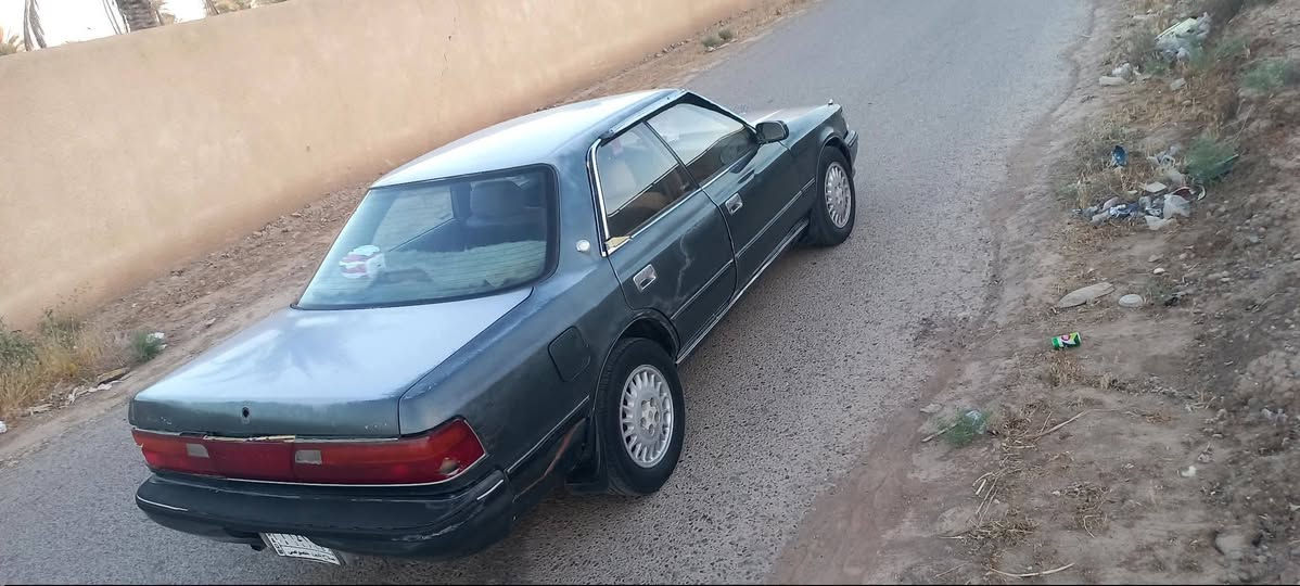 السلام عليكم 
لبيع 
تيوتا مارك شيزر
مديل ١٩٩٠
سياره جديده 
كفاله عامه من صبع معجون وكص 
رقم صلاح الدين تحويل مباشر
محرك بطه 
كير اتوماتيك
صدر امامي ١٠٠/٨٠ 
صدر خلفي ١٠٠/٨٠
تيرات نضاف
لايت عالي ناصي شغال
العنوان صلاح الدين قضاء الضلوعية
الهاتف  ***********
 بي أو مراوس
