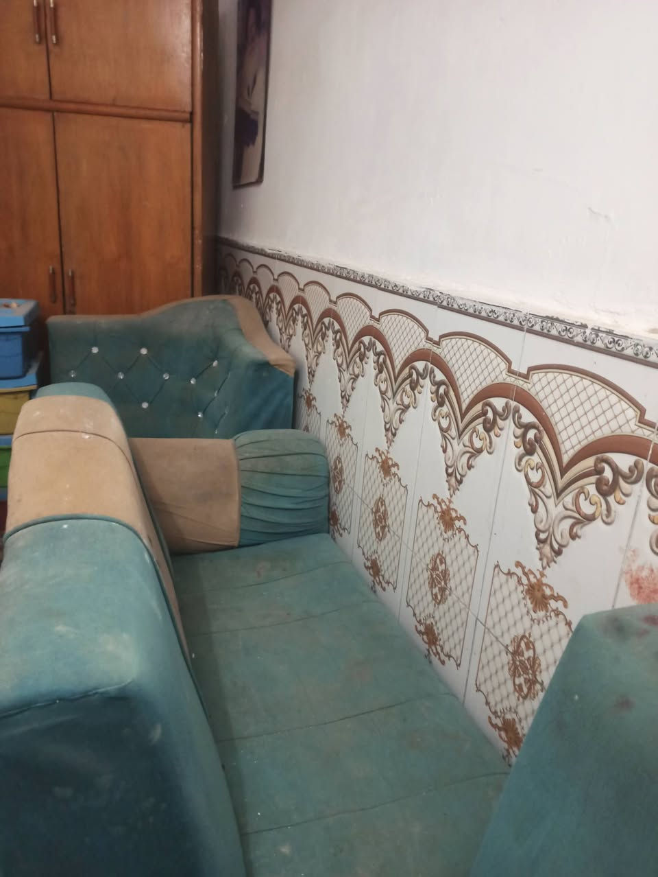 اغراض مستخدمه للبيع واسعار مناسبه مابيهم شي فقط متروكات وشرط ع فحص تخم 5قطع كنتور ابو بابين عدد 2 مكيف شغال تاخذه ع فحص فقط محتاج غاز جربايه ام نفر المو شراي لاتتصل ***********
