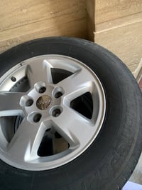 تخم ويل وتخم تاير حجم 17 تخم تاير مستعمل قليل والويل نضيف جدا واصلي ما...