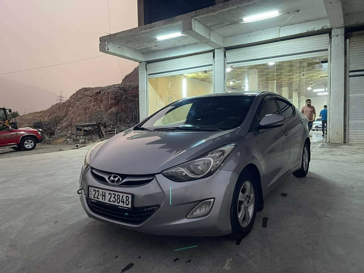 ئەلەنترا ٢٠١٢ گیر حادی نیو دینگە لای سایەقی سبوخە دەگە نیو سندوق و هەردوک دۆسەو نیو سندوق تەزرەشی هەیە سەیارەکە بئ کیشەیە هەزەی بەسە چوەو سەنەویشی هەتا ٢٠٢٨ نوییە رەقەم تەلەفۆن *********** سوران, أربيل
