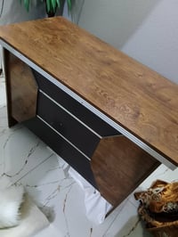 ميز • كرسي • أثاث مكتبي