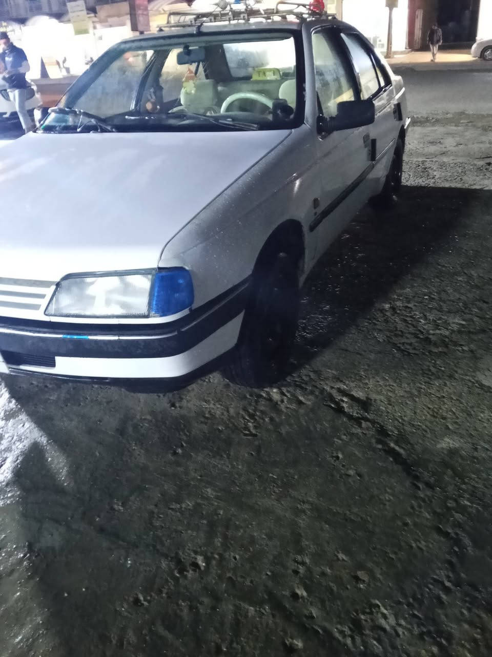 السلام عليكم بيجو 405 2009 مراوس بسياره 
سايبه العنده لايقصر اكون ممنون للتواصل الرقم ***********
