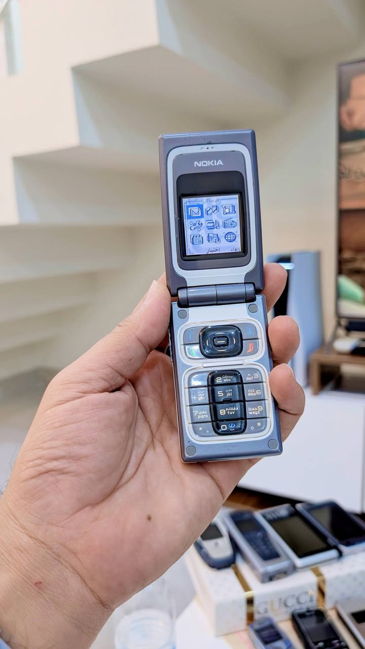 Nokia 7200 classic 
جهاز نظيف وشغال بدون اي عيب بيها خط خفيف بالشاشة ميبين بس لازم اكولها


**إذا كنت صاحب هذا الإعلان وتريد حذفه لأي سبب، رجاءا أرسل رسالة إلى الدعم الفني**