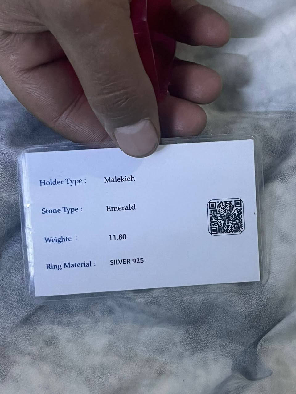 السلام عليكم اللهم صلي عل محمد وال محمد زمرد شنو المنشاء ماعرف والله وياه الشهادة صياغه جميلة العنوان بغداد حي النصر رقم *********** السعر 50 قفل
