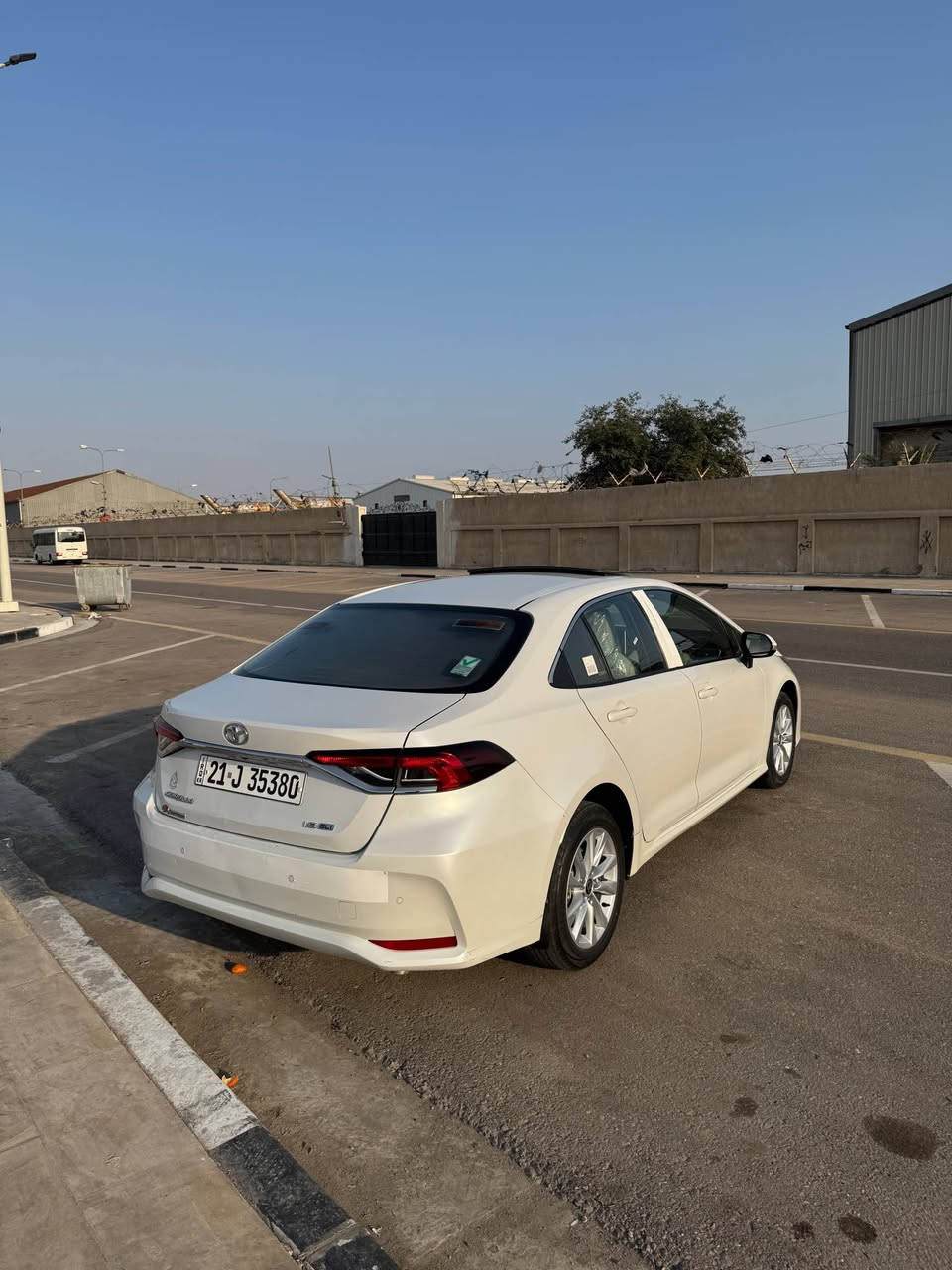 لبيع كورله 2023 خليجي رقم شمالي تريد تحويل تريد وكاله فول مواصفات فتحه بصمه حساس امامي خلفي شاشه كأمره تبريد قطعتين بيه بعد مواصفات محرك 1800 كير مكينه حداده تخم تاير كله جديد لسعر 175 مكاني بصره *********** البصرة, العراق
