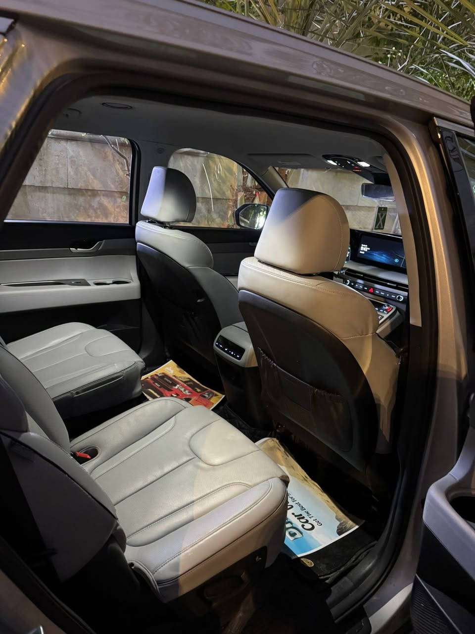 سلام عليكم بلسايد 2025 وارد امريكي ماشيه 19 ميل كراسي vip منفصل موصفات فول الفول بس بدون فتحه سياره بيه صبغ بنيد وشبر بالجاملغ اليمنه والايرباك راجع سستم بلادي للاستفسار اكثر ***********
