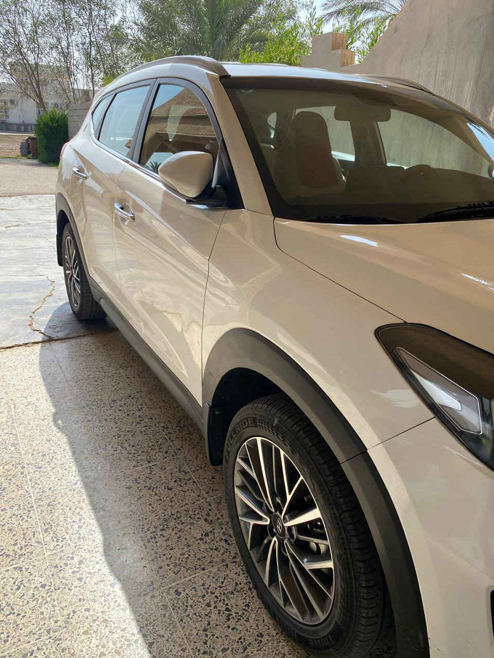 سلام عليكم للبيع توكسان  2019خليجي مكفولة من الصبغ وكفالة الگير ومحرك مواصفات بصمه شاشه كبيره 5عدسات حساس أمامي وخلفي داخل صاج كراسي2كهربائي واشاير بالمري عدسات فول LED مري شفط وبصمات عدد2 رقم بغداد بأسمي 
ملاحظه بارد شبر بالجاملغ الأيمن الأمامي
العنوان الفلوجه 
للاستفسار أكثر الاتصال على الرقم ***********
