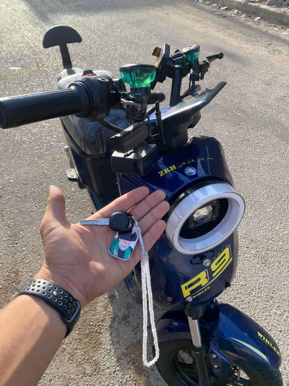 السلام عليكم R9 للبيع جديده 2025
هاي بل صور فقط بطاريه وحده وكفه ويده مال بريك اليكدام 
السعر 300


**إذا كنت صاحب هذا الإعلان وتريد حذفه لأي سبب، رجاءا أرسل رسالة إلى الدعم الفني**