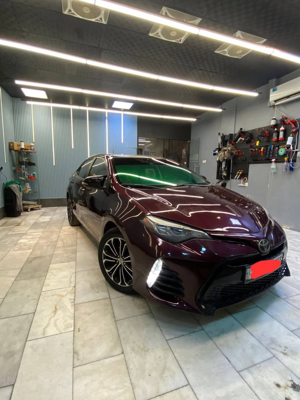 السلام عليكم
كورلا ٢٠١٧ 
فول موصفات 
Se بلاص 
بيه صبغ ٥ قطع سياره حلوه استخدام شخصي باسمي 
السعر ١٢٠ ورقه وبيه مجال جدا بسيط 
وبلعافيه ع ياخذها 
مكانه بغداد / الكرخ 
***********
