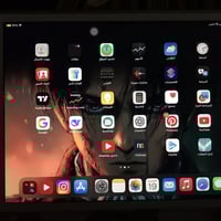 آيباد ٧ ١٢٨ • البطارية ٨٥٪+ • حافظة سيليكون