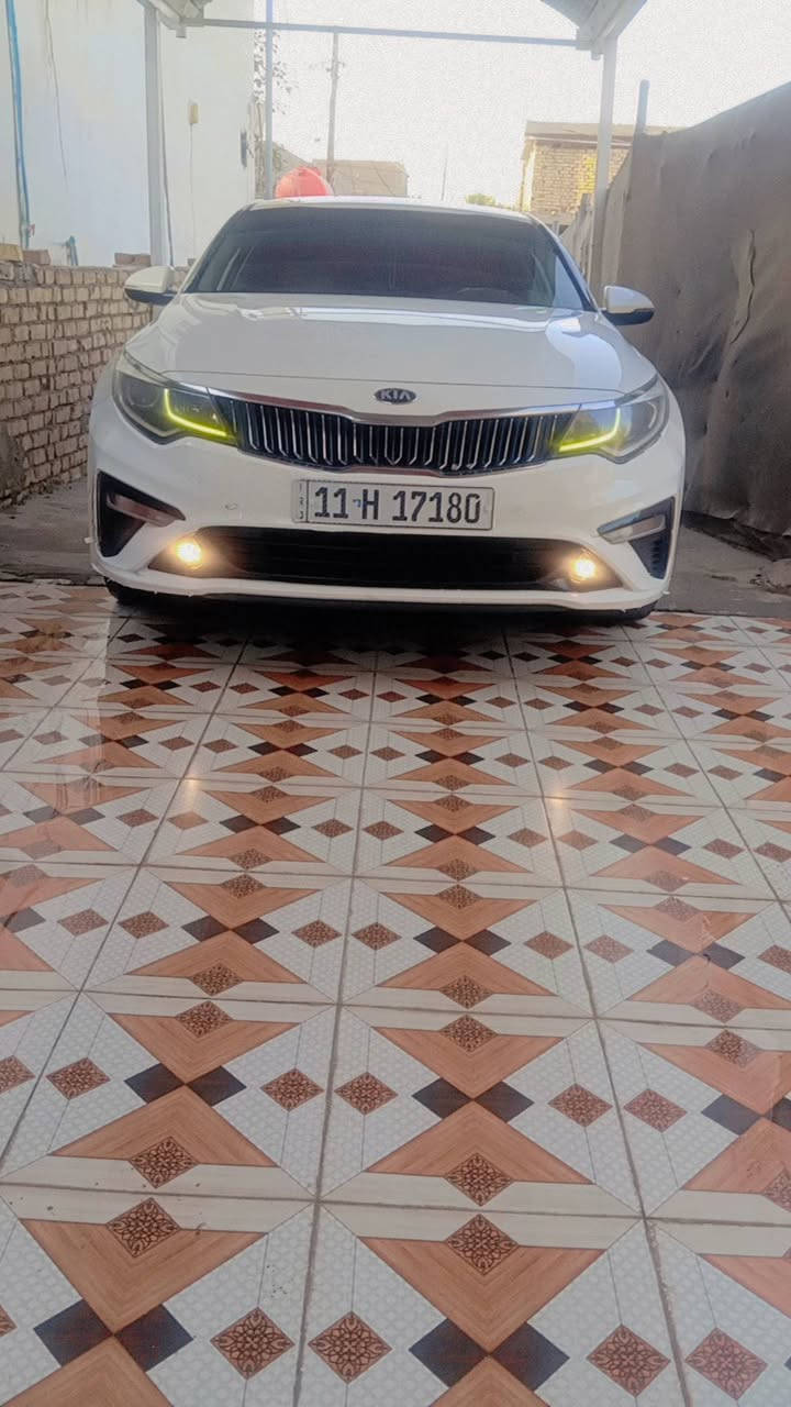 سلام عليكم اوبتيما ٢٠١٩ خليجي رقم بغداد   السياره بيه صبغ  بلجاملغ الخلفي نفص ما موضح بالصوره  جهه السايق ورصعات خفيفه ماشيه ١٧٠  السعر ١٧٥ وبيه مجال بسيط الاستفسار أكثر ***********
