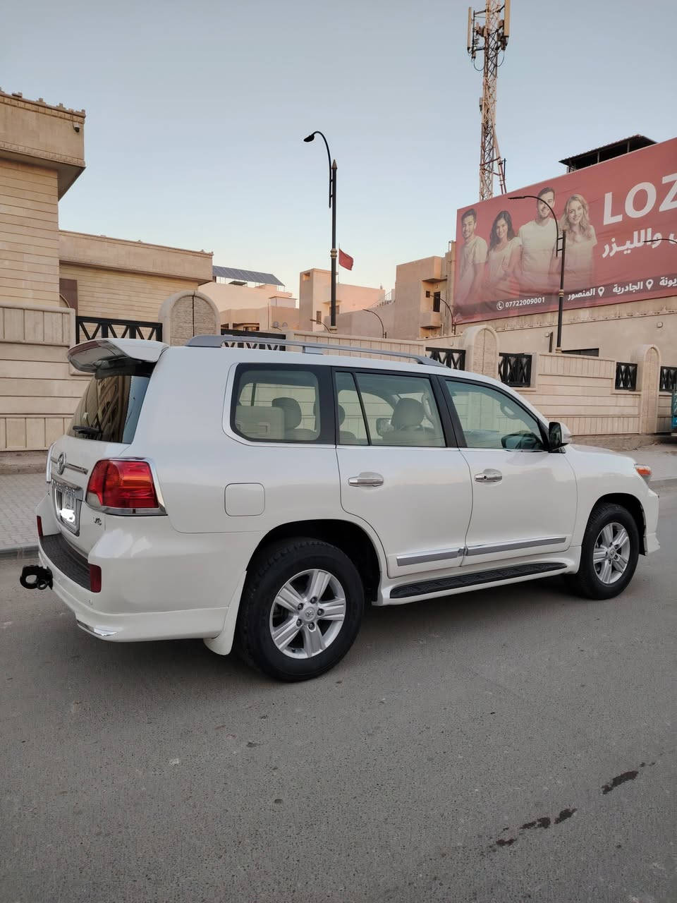 للبيع   تيوتا   لاندكروز   2013
بريم   اصل  GXR 

السياره  مكفوله  من  الضربه و الصبغ  والتبديل...... فقط بارد بسيط 

كير   ومحرك   وتبريد   وصدر وكهربائيات   مكفولات

٦ سلندر  رقم  بغداد  بسمي 

سلايت روف 

فور ويل 

مري قلاب 

لايت زنون 

حساس امامي خلفي 

تشغيل عن بعد 

بصمات ابواب 

كشنات جلد اصل 

كشن  كهرباء  ٣ دكم

اشاير مري

تبريد ثلاث قطع 

ثلاجه

7 راكب 

‏‎تحكم استيرن

السيارة حيل  جديده  بمعنى الكلمه  تجي  وتشوف

السعر  358

مكاني  بغداد  حي اور /  او زيونه 

***********
