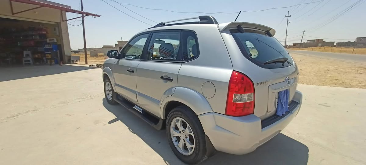 السلام عليكم للبيع تكسون  2009 رقم دهوك الماني ابو فسفورة
ضرر بوند صبغ بدون اي دواخل
مكينه 20 والكير والتبريد والتحويل بشرط مكان موصل ناحية الشورة ***********
السعر١٠٨وبيه مجال  بسيط

