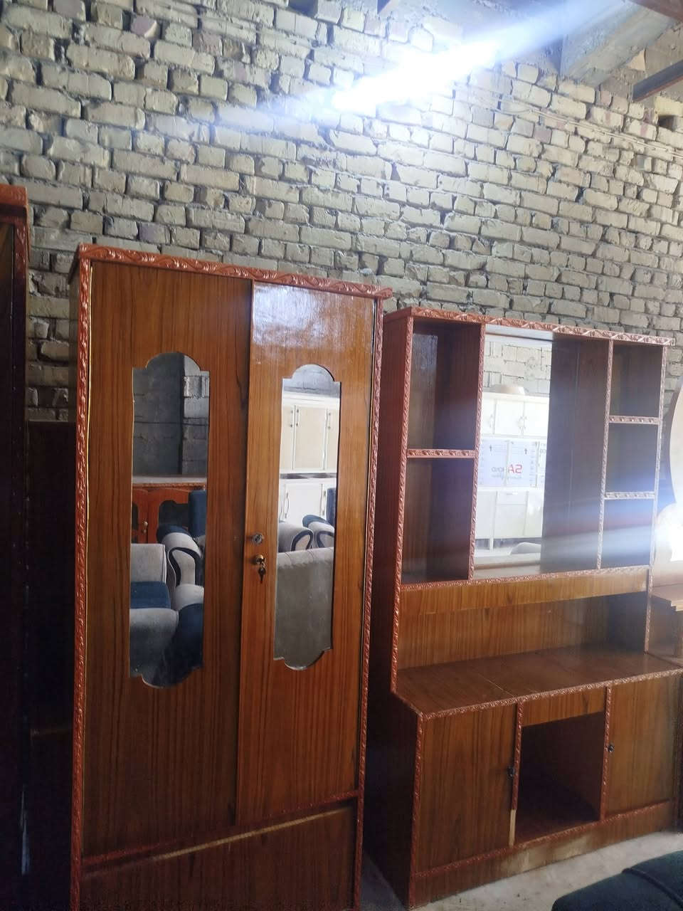 للبيع كنتور 6 باب مع زاوية نضيف بسعر 250 والمعرض 3 متر نضيف حطاطة 125 وبي مجال وغرفة نوم 5 باب كاملة نضيفة 425 وبيهه مجال نضيفة مرتبة ابيع واشتري غرف كاونترات كناتير كلشي اشتري شعندك نزل 
العنوان: بلدروز مقابيل مدرسة الثقافة مجاور انفنتي مول 
للاستفسار: ***********/***********
