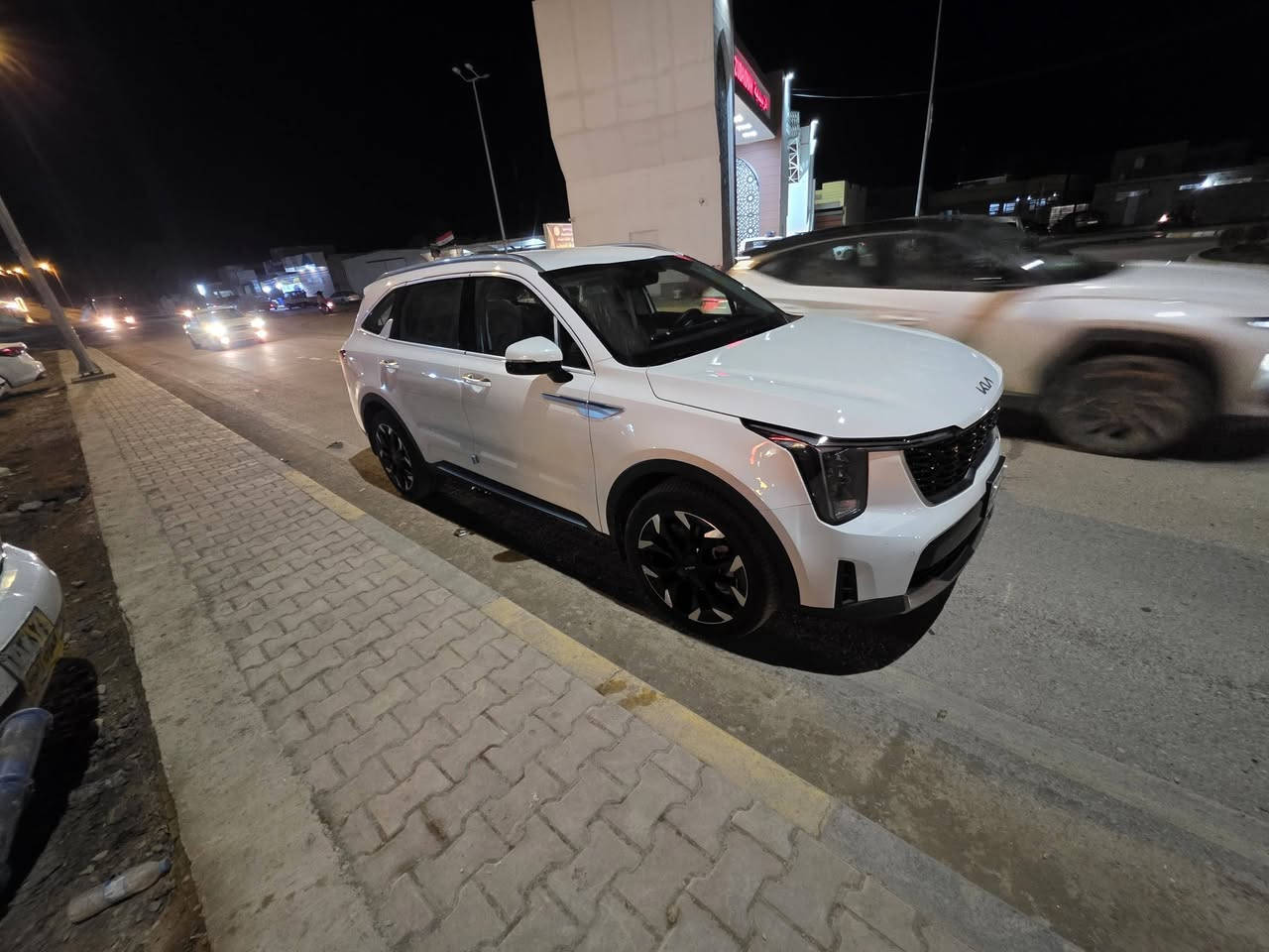 سلام عليكم للبيع   سورنتو 2025
رقم اربيل خليجي  ٣ قطع تبريد 
فول مواصفات 
ويل 20
شاشه متصل بيانو 
أناره محيطيه 
لدات اماميه خلفيه 
كير ماوس وشفتات 

السيارة زيرو عاده 8الف
6 سلندر 7 راكب 
مكاني واسط الزبيديه 

السعر 335

رقم الهاتف.***********
