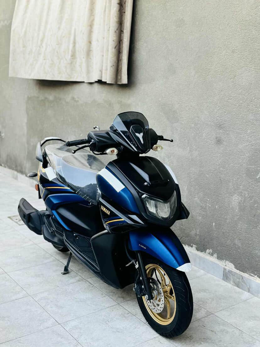 ZR2023
اوراق جنوب 
لون نيلي 
دراجه من طلعت لهسه بس محسن 
سعر ٢٣٠٠ وبيه مجال قليل 
واتساب***********
