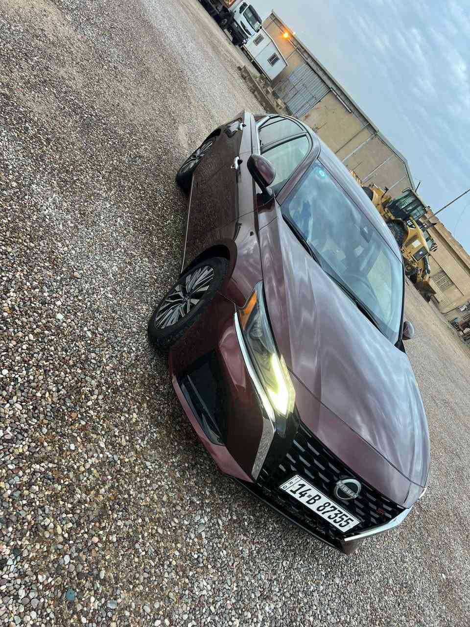 نيسان التيماة 2023 حادثه خفيف.   
السعر 155 وبيها شويه مجال 
موضح بالفيديو 
مواصفات فول مواصفات ماعده الفتحة  SV ماشيه 50 الف

بدون شواصي و لغود مكفول 
كير و محرك بشرط 
السياره كلش نظيفه 
سيت راديترات و رادار بلادي
مرقم بصرة معوقين تاخذ وكالة عامه 
مكاني ديوانيه 
واتساب ***********
***********
