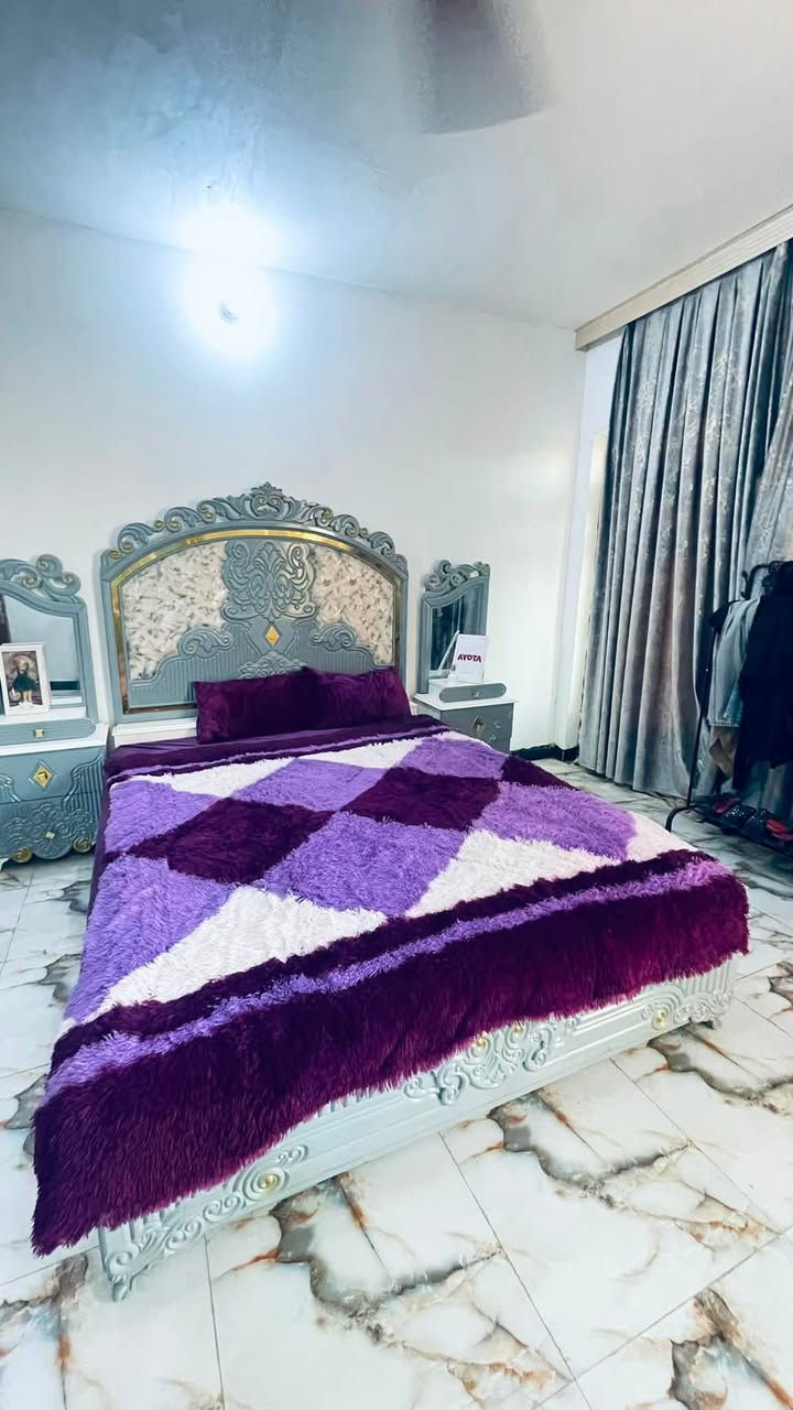 غرفه اخشاب عراقيه تزكام جديده واللــٰـه بعدها اريد ابيعها اي شخص يريد يتصل ع هذا الرقم ***********
