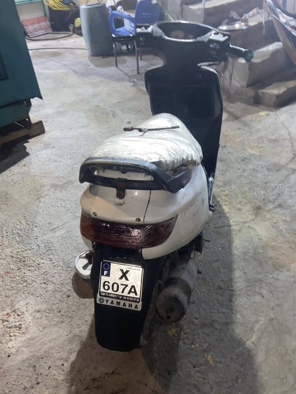 سلام عليكم دراجة فراشة للبيع دراجة كلشي مال ناقصة  سلف لايتات هورن اشاير كلهن شغالات  مكينة خير من الله مال جناي دراجة جديدة الله شاهد رايدة ب ٣٠٠ وبية مجال لطيبين العنوان بصرة زبير  الرقم ***********
