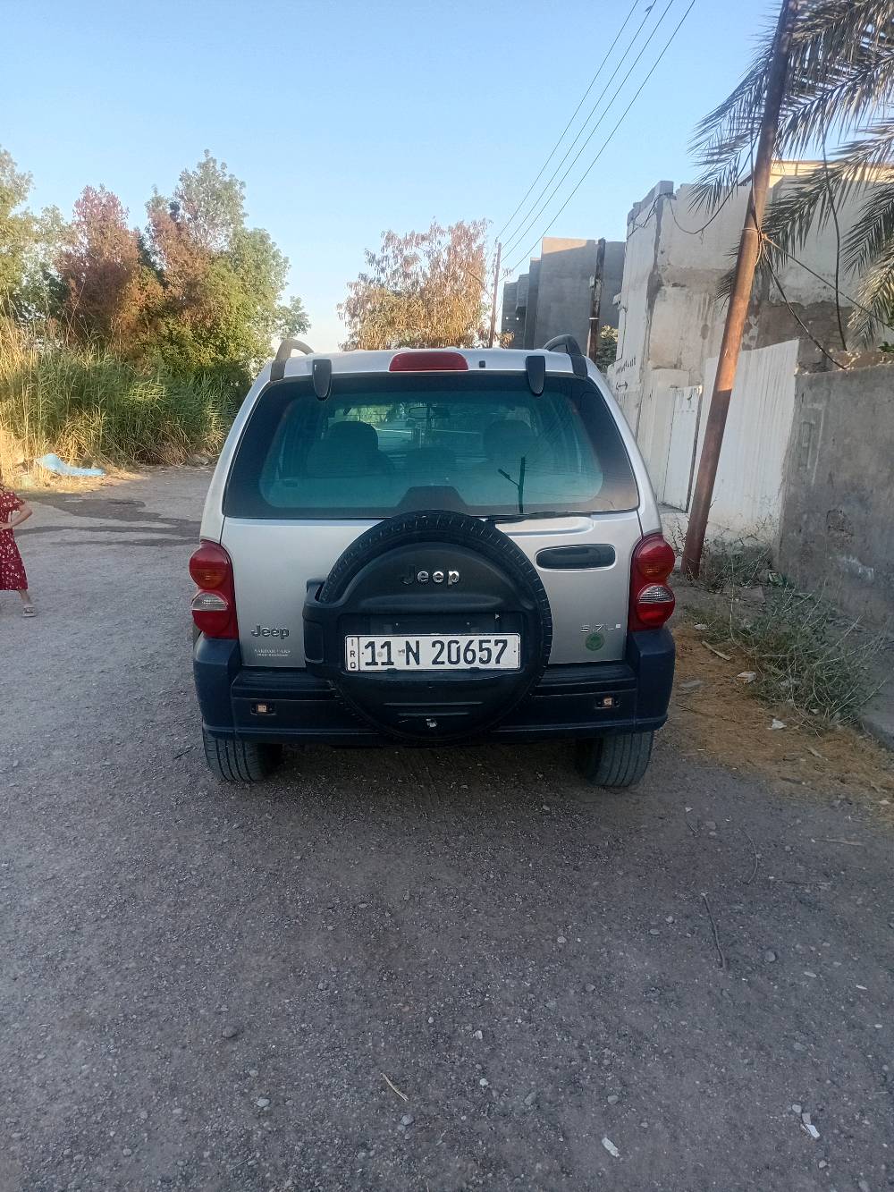 سيارة جيب شيروكي
موديل ٢٠٠٣ اوتو
لون رصاصي بلاد بيها تلحيضات
٦سلندر محرك ٣٧٠٠
تخم تاير  جام كهرباء
باسمي مكانها ديالى
السعر ٧٨ وبيها مجال