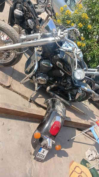 تفصيخ شادوات كلشي متوفر 
دراجه شغاله غراضه كامله تريد تفصيخ تريده كله توصيل موجود
***********
