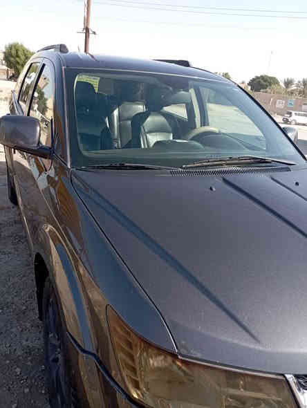 دوج جيروني 2018السلام عليكم 
دوج جيرني ٢٠١٥
سبعة راكب 
ماشية ١٣٣الف كيلومتر 
المحرك ٢٤٠٠
رقم بغداد الماني
شاشة كبير 
ثلاثة قطع تبريد
حادثة من الخلف بابل الصندوق 
السعر ١٣٥ ورقة وبيه مجال 
الاتصال على الرقم ***********
