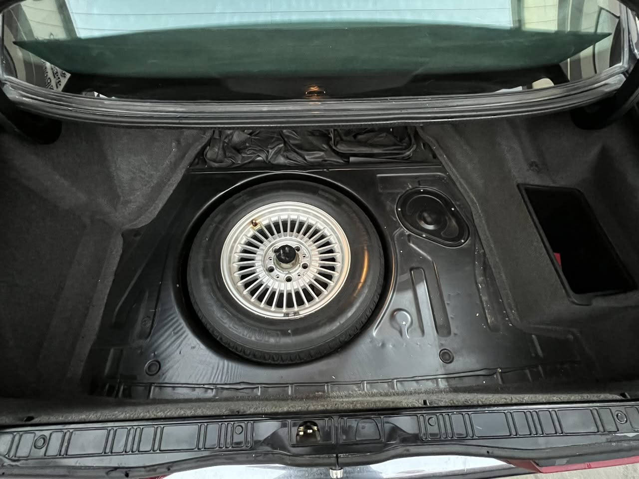 بي إم موديل 1992 فوووول موصفات 730 فل السياره بلا صبغ فقط بوند او قبغ صندوق جماليه شوط السياره بسمي شرط التحويل جديدا بمعنه الكلمه صبغ شركة شرط للاستفسار ***********
