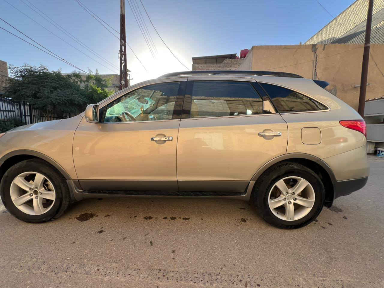 سلام عليكم للبيع هونداي فيراكروز 2008 فول مواصفات واحد على واحد بصمه تشغيل و بصمه ابواب تبريد 4 قطع محرك 6سلندر خليجيه السياره جنطه كهرباء شفط اشاير بل مري لايت زنون كراسي كهرباء فتحه سقف شاشه  7راكب رقمه بغداد تحويل ثاني يوم وبعد بيه هواي مواصفات مكانه بل نجف سياره بيه صبغات ابيعك حزام  سعره 112 وبيه مجال ***********
