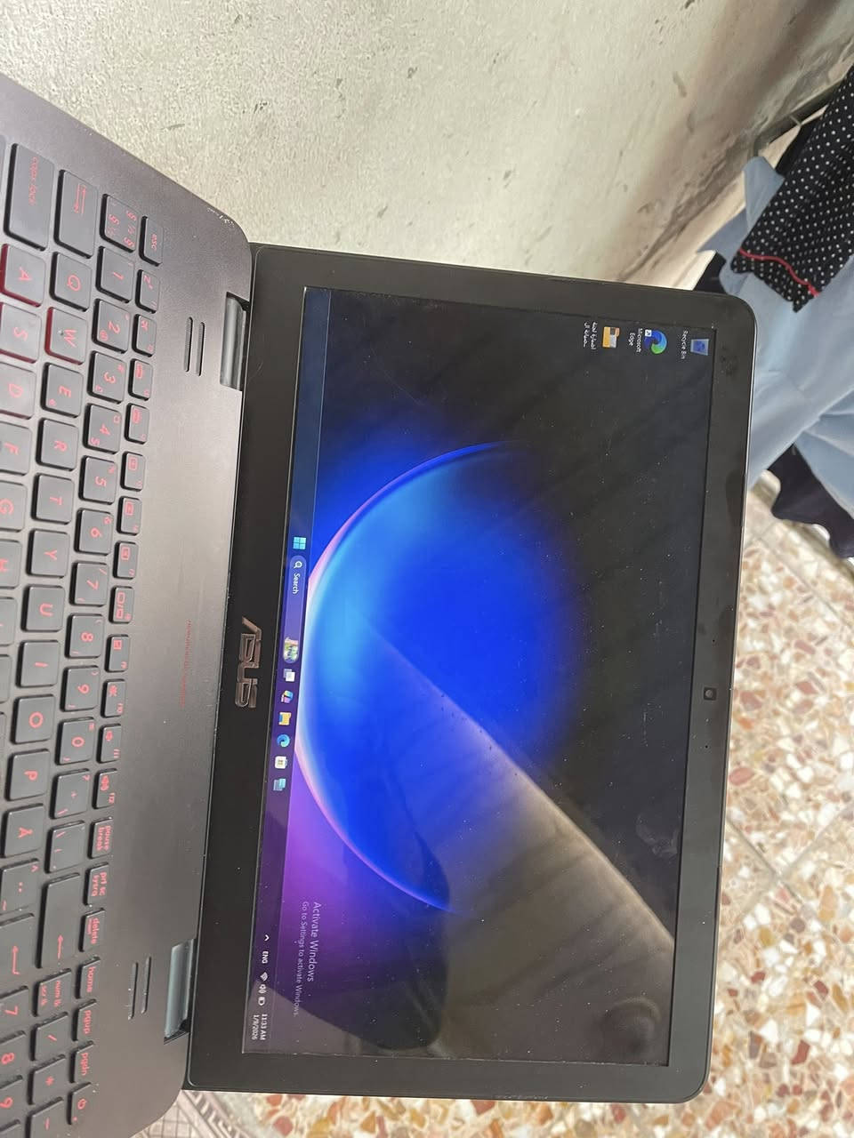 لاب اسوس كيمنك للبيع او المراوس بماك بوك حجم صغير يعني 14 او اصغر وشاشته ريتينا إذا بيع ب ٢٣٥ الف وما مطروق هذا السعر متواجد واتساب 
***********
