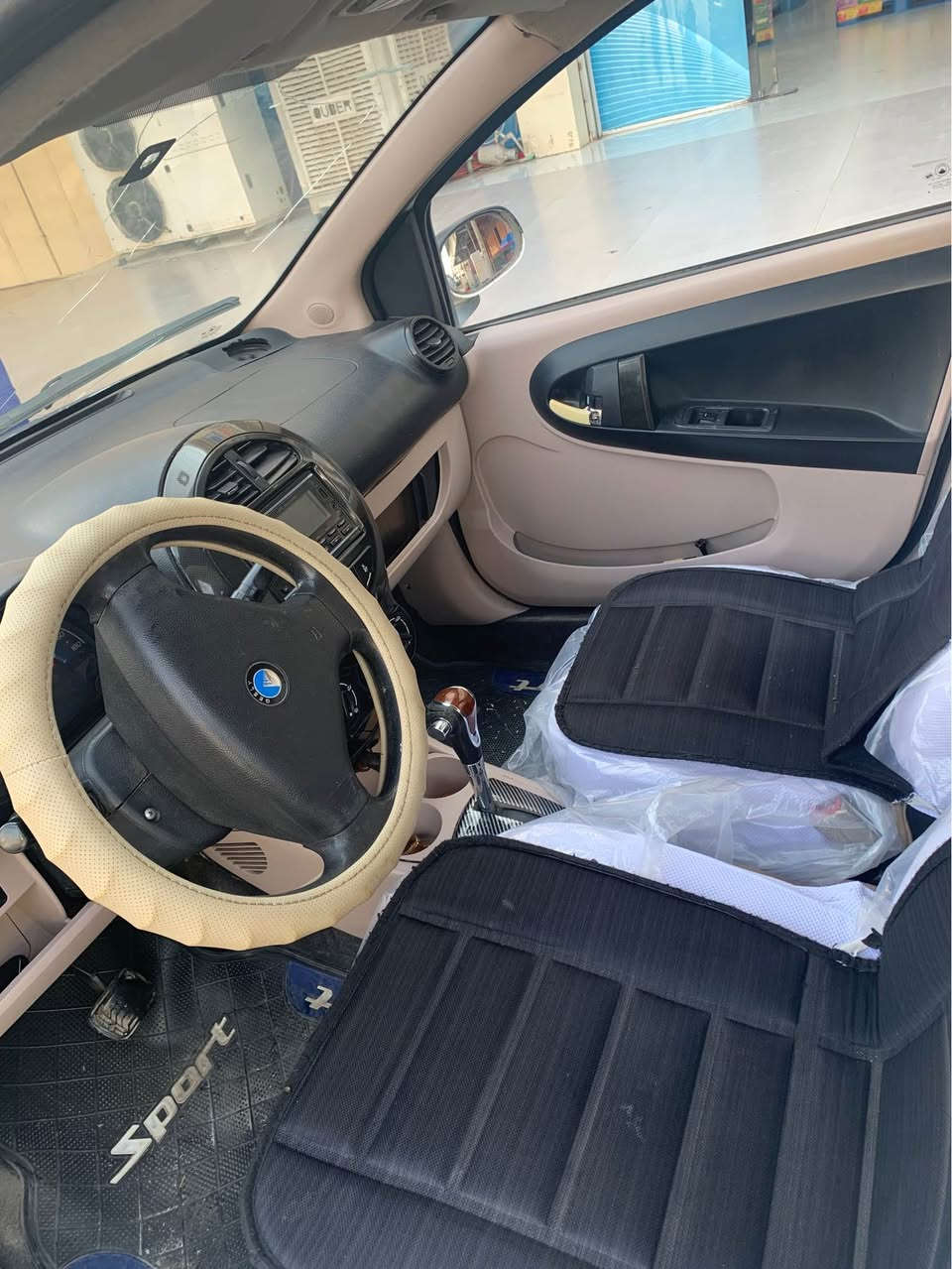 جيلى باندا
 موس براوة تةقةو رةقةى بةشةرت 
گيرتوماتيك  تةبريت جام كارةباى 
حيزام بوياخ 
رةقةم اصلى بةشةرتى اوةليات  
45وةرةقة. و مجاليكى كةم
                                                        تيبينى
سيارةكة تابلى باك و خاوينة كةم مةسرةف بةندين زور كةم دةخوات أربيل, العراق


**إذا كنت صاحب هذا الإعلان وتريد حذفه لأي سبب، رجاءا أرسل رسالة إلى الدعم الفني**