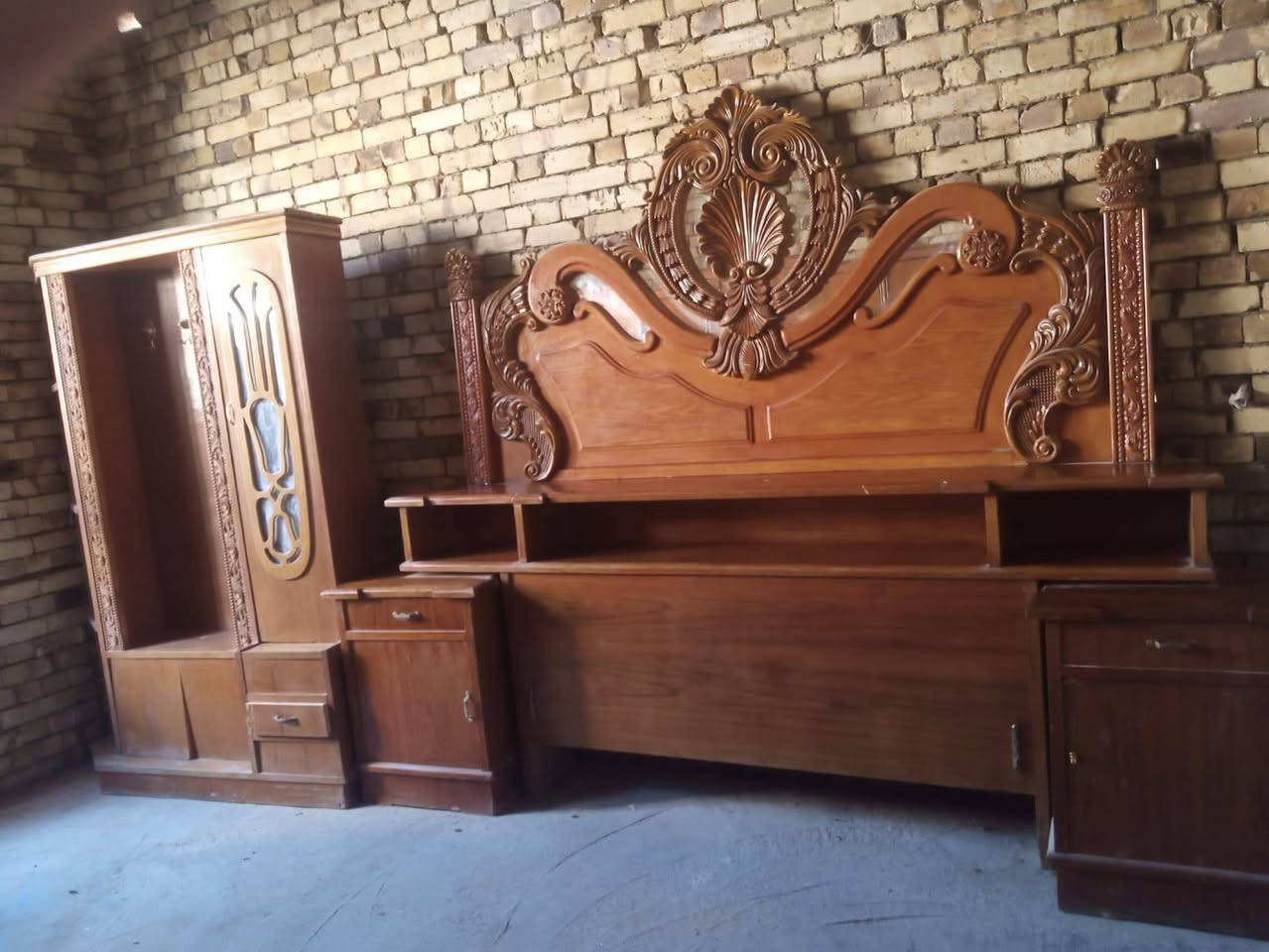 مرحبا غرفه كامله اللبيع تصال ***********
