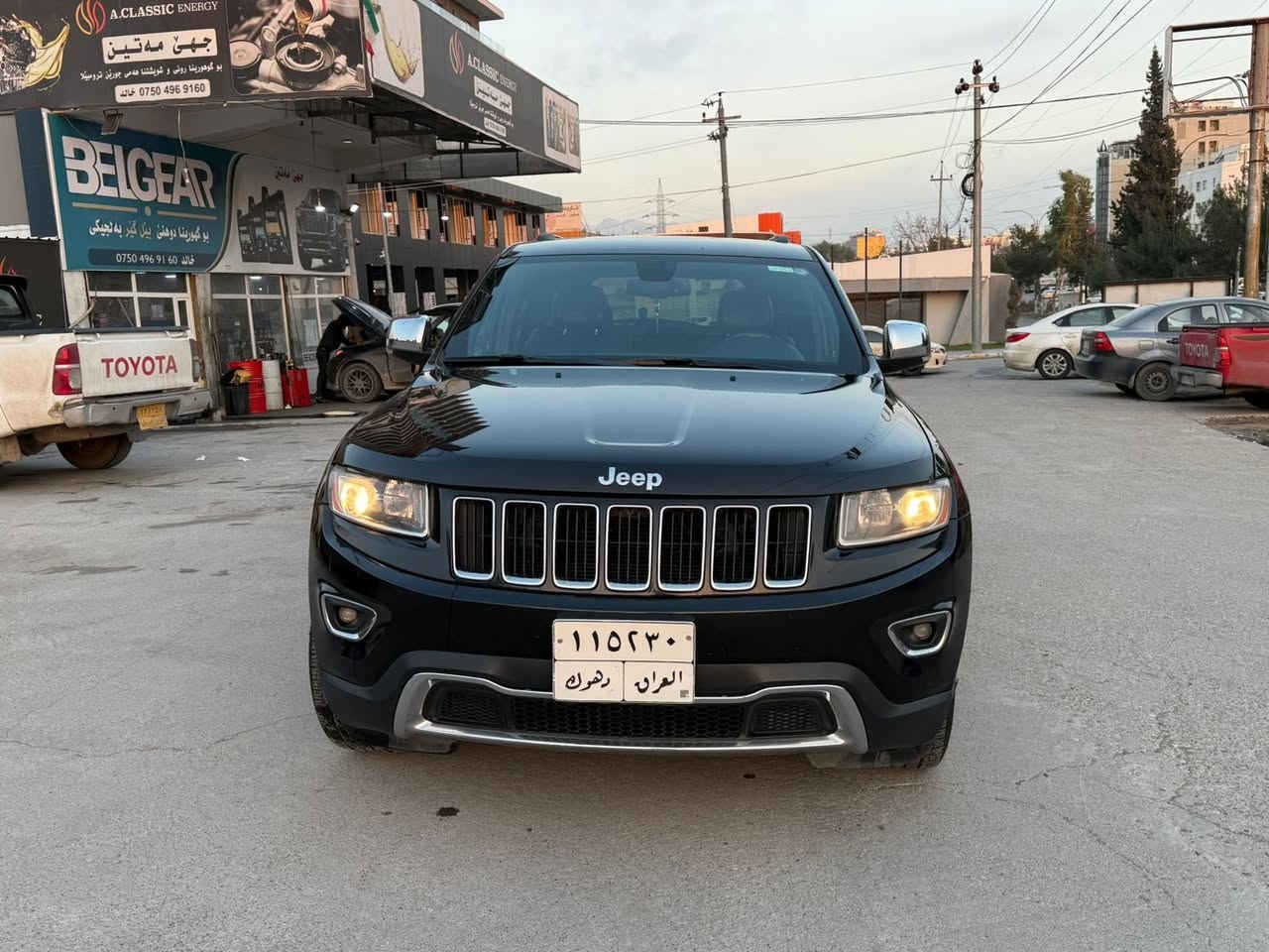 سلام عليكم
جيب كراند شيروكي  لمتدد فول عدا الفتحة 

موديل 2015  وارد امريكي كلين تايتل كفاله عامه
هنا صار بيها تعديل pdr بالباب الخلفي جهة النفر 
 
سياره بسمي رقم دهوك
السعر 215 ومجال 
***********
