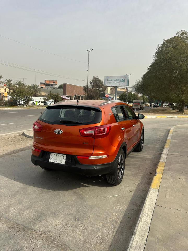 السلام عليكم سبورتج موديل ٢٠١٣ ماشية ١٧٦ خليجية بدون صبغ  جاهزه من كلشي مكينة ٢٤٠٠ دوش فورويل  السعر١٣٠  غير متواجد على فيس العنوان الغزالية شارع المرور للاستفسار 
***********
