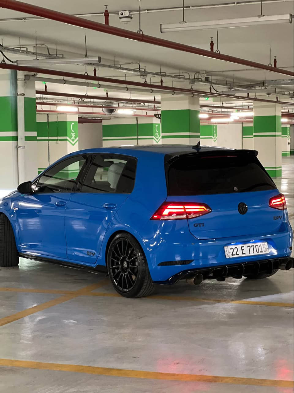 Golf gti 2021 
جديد بمعنة كلمة 
جاملغ خلفي جهة سكن صبغ وية صندوق مبدل بلادي 
وبيهة ثلاث اماكن تعديل صغير 
بجم كبس بدون ارباك 
ماشي ٤٧ الف ميل 
بدون اي نواثقص 
ترايك وين متريد 
سيارة تخبل 
للون مميز 
مواصفات معروفة فول 
بانوراما 
ويل سبورت
سعر :١٨٥ و مجال 
مكان سيارة اربيل 
***********
———————————————————————
گۆلف gti 2021 
یەک لە جوانترین گۆلفەکان 
چاملغی پشتەوەی سەکن سبوغە لەگەل قەباغ سندوق بلادی گۆرایە سێ جێ ساردی گچکەی هەیە 
پێش کەپس و هەموو بلادی و بێ ارباگ 
٤٧ هەزار میل رۆیشتیە 
بێ هیچ نوقستانیەک 
مواصفاتیش فولە پانۆرامایە 
مەسرەفەچی چاکی جوانکاریشی لێ کرایە 
سعر :١٨٥ و مەجال
شوێن هەولێر 
*********** أربيل, العراق
