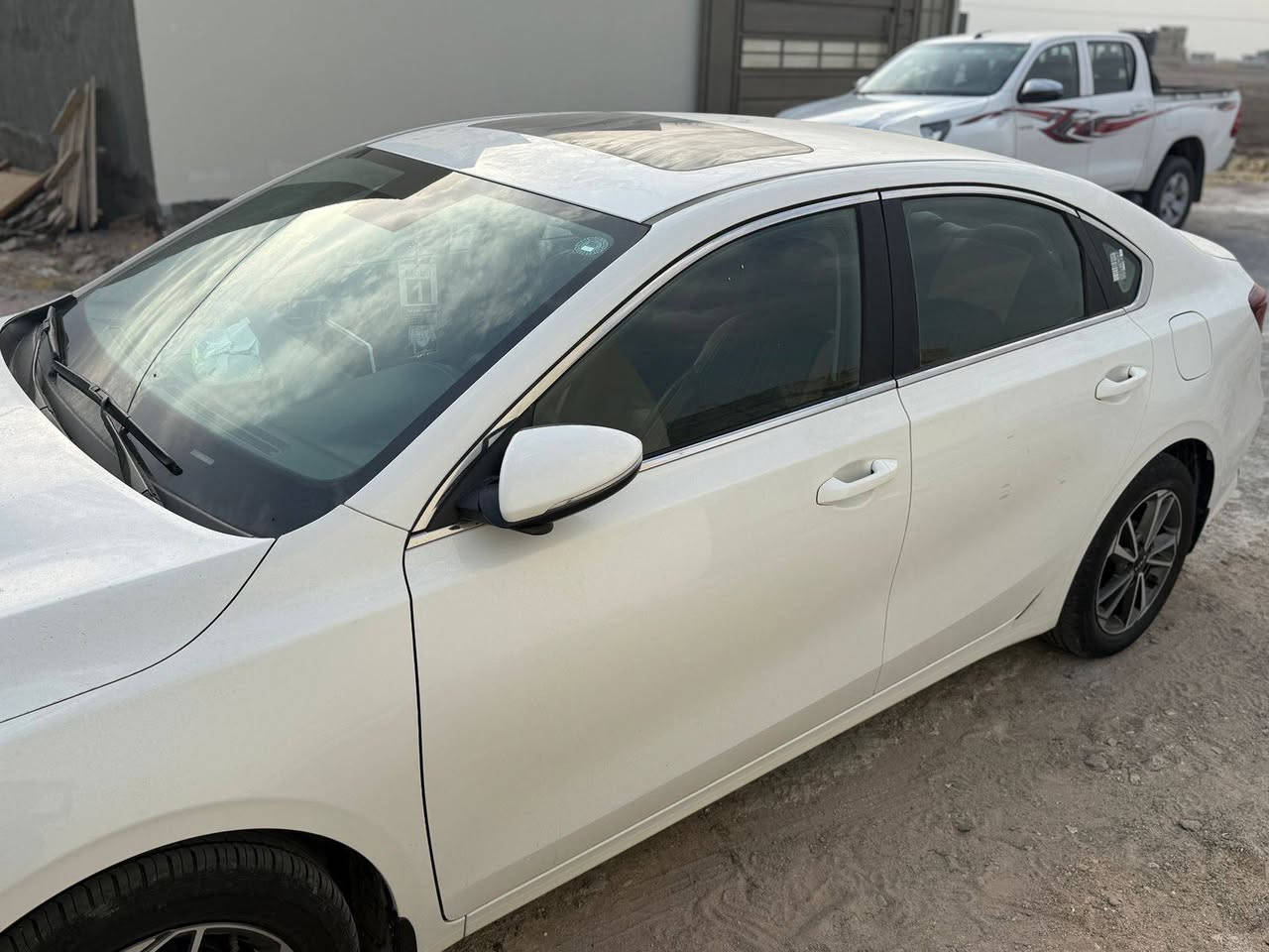 السلام عليكم
‏‎كيا سيراتو موديل2023 تحويل او وكاله رقم اربيل الجديد 
مكفولة من الضربة والبارد والصبغ 
‏‎المواصفات ✅
‏‎محرك 2000 ✈️✈️✈️
‏‎سلايد رووف 
‏‎داخل لونين 
‏‎تحكم ستيرن جهتين 
‏‎تبريد امامي خلفي 
‏‎شاشة 📺 بلادي كبيرة 
‏‎كاميرا 🎥 خلفية 
‏‎حساس خلفي 
‏‎ويل كب كروم 
‏‎لد امامي 
‏‎كشاف ضباب خلفي 
‏‎أواكس بلوتوث 
‏‎كروز سرعة 
‏‎أشاير مري 
‏‎مري شفط 
‏‎‏GBS
السياره مدوشمه ارضيه وصندوق مع دوشمه كشنات جلد اصلي 
مكان السياره البصره القبله ...***********
