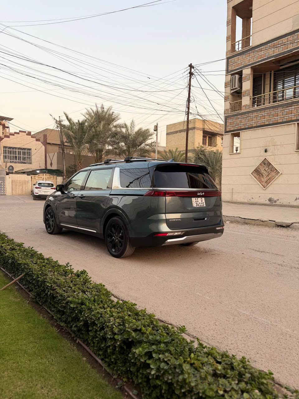 السلام عليكم حبايبي 
كيا كرنفال بانزين 
موديل 2023 
مكينه ٦ سلندر
فول مواصفات vip 
٧ راكب 
٣ قطع تبريد منفصل 
شاشات خلفيه 
شاشه دشبول متصل 
تبريد بيانو 
تدفئه كنشات 
بصمه تشغيل 
باب سلايد كهرباء 
ماشيه ٧٠ الف 
بيها بنيد وجاملغات ثنين بدون دواخل 
مكينه وكير كفاله
السعر 257 ورقه وبيها مجال بسيط حك الجيه فقط 
للتواصل *********** بغداد, العراق
