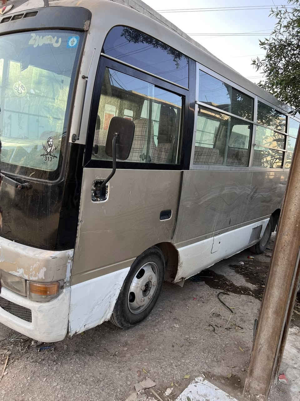 السلام عليكم كوستر نيسان 2002 سنويه لل30 بسمي تحويل ثاني يوم وصل خط وبحث جددد مصفره هيه ومرور رقم دولي مكينه وكير  بلادي الاكسل بي صوت ع الرابع صدرها نص عمر تخم تاير جوبلس.جدد السعر 105 وبيها مجال قليل مكان بغداد ***********
