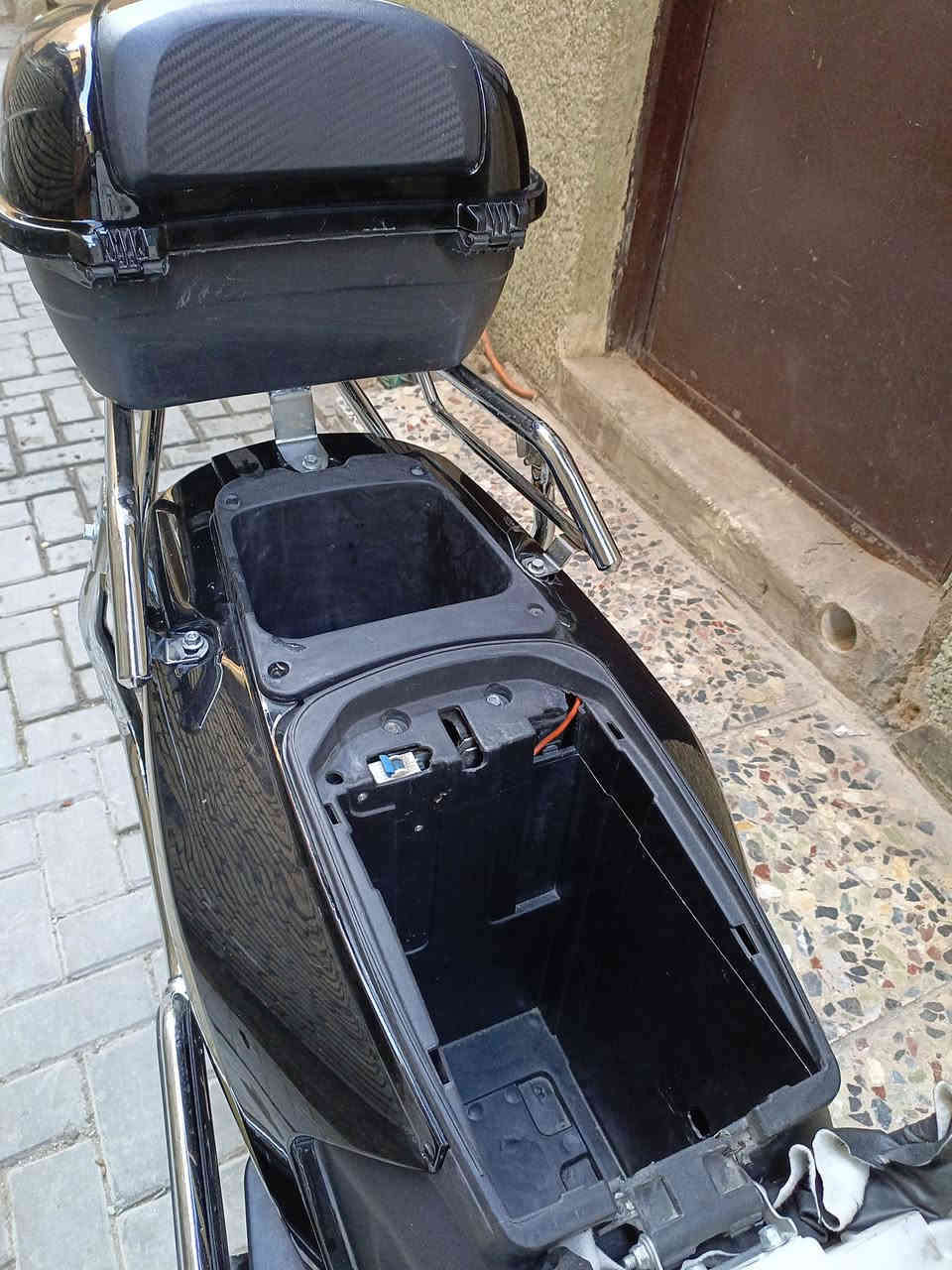 دراجه شحن للبيع 
📱الرقم***********
📍الموقع الكفاح قرب شروجه الجكاير
💸السعر700سبعمئه
