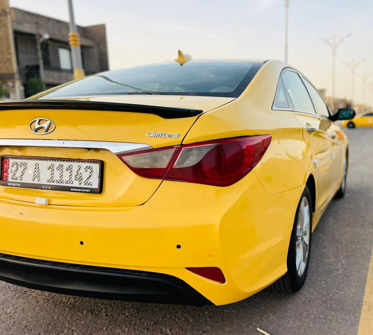 السعر 87 للاستفسار *********** سوناتا موديل 2011 امريكي حادثه جاملغ خلفي فقط والباقي كلها ليبل واحد فول مواصفات 1/1 فتحه سقف بصمه تشغيل وابواب مري شفط تحكم استيرن جهتين شاشه كامره كشنات جلد كهرباء تبريد قطعتين ثلج مكينه 2400 وكير مكفولات حداديه جديده تخم تاير السيارة جديده وجاهزه ما بيه أي نقص بسمي سنويه ل2031 وامصفره مكان السيارة كربلاء
