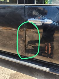 تويوتا هايلوكس فورويل موديل ٢٠١٩ ماشية ٣١١٠٠٠  الضرر بباب الراكب موضح ...