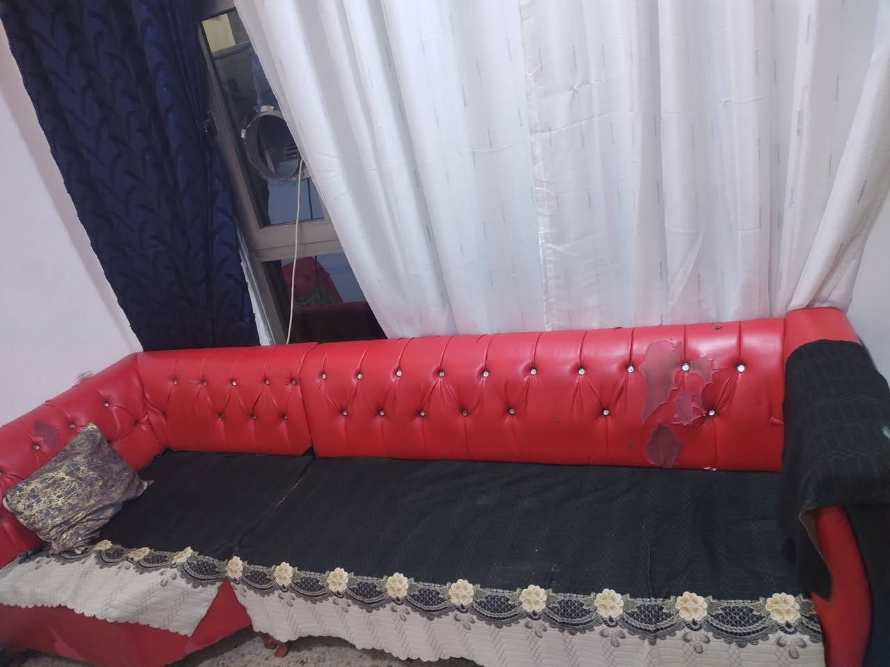 للبيع بغداد البوعيثه دوره
السلام عليكم مجمده ١٠٠
غساله ١٠٠ 
بوفيه ٧٥
سخان ١٠٠
تخم ١٠٠ تفصال قوي بس جلد مشلع اي كسر ماكو وسفنج قوي والله ***********
