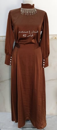 فستان • قياس ٤٢ • عسلي