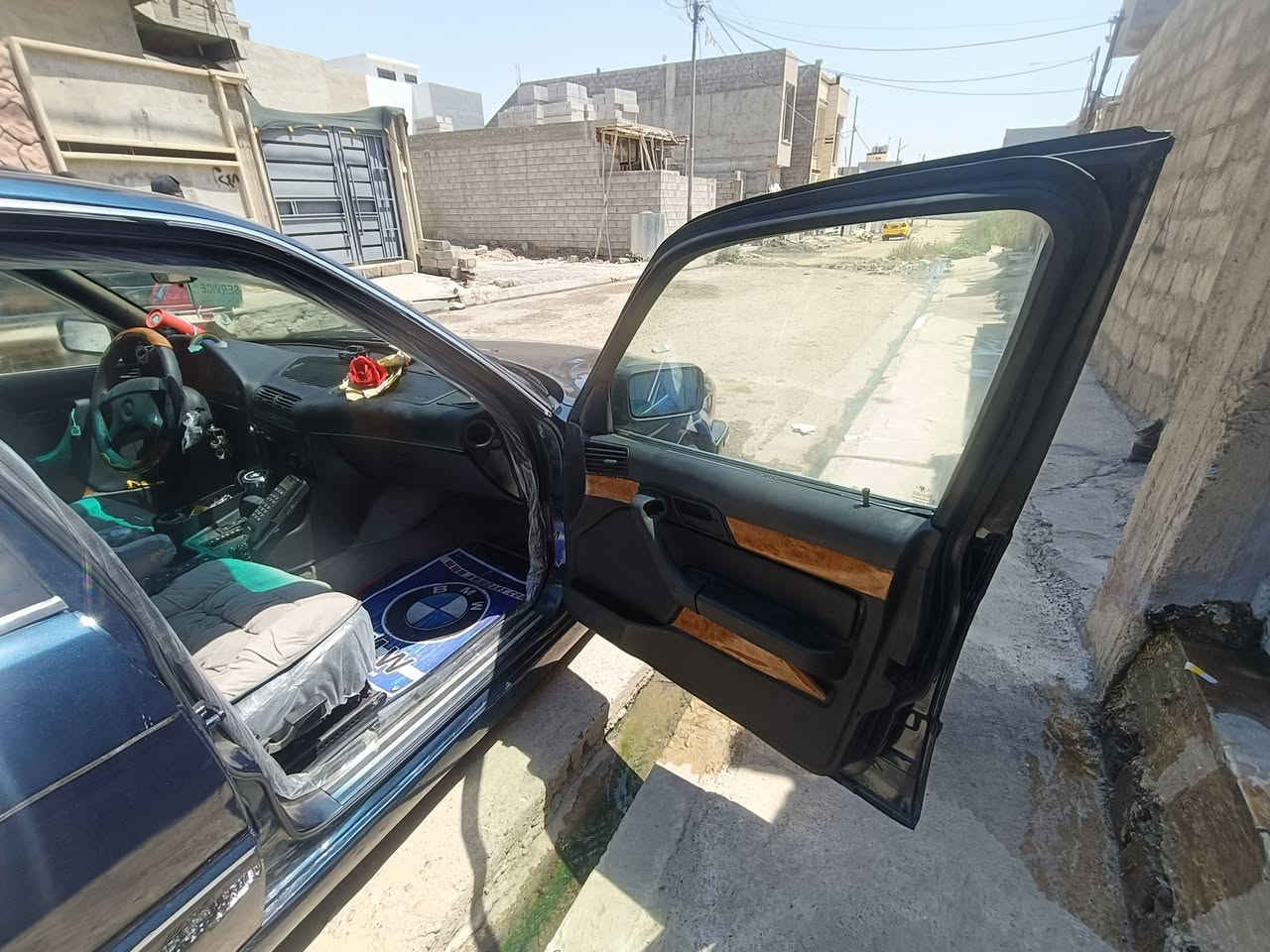 سلام عليكم
 رخصت الادمن
BMW1994
525 أصل فصل بليته وسنويه ومكينه 
سياره فول 
كير اوتو
سلايت طكتين 
دبل يربك
بجم عريض
مكينه شرط
كير شرط
كشنات جلد 
داخل اسود 
تبريد شرط 
لايت صوار زنون
كل كهربائية السياره شرط
صدر امامي خلفي شرط جديد 
كاردن كوبلن شيال كاردن شرط
مري صقر
4 جامعات كهرب 
نضام مركزي الصقر 
دعاميه M
شرط التحويل 
السعر 63 وبيها مجال 
التفاصيل أكثر  خابر وتدلل
***********
***********
اروس حسب القناعه
