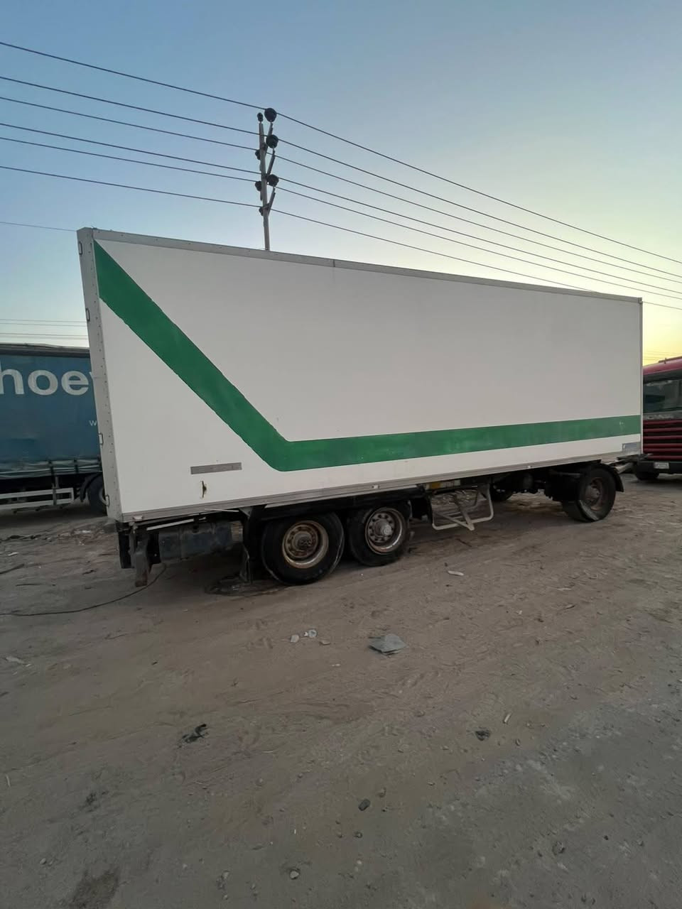 مقطورا للبيع رتفاع290 طول8،50 الستفسارالتصال عل رقم***********
