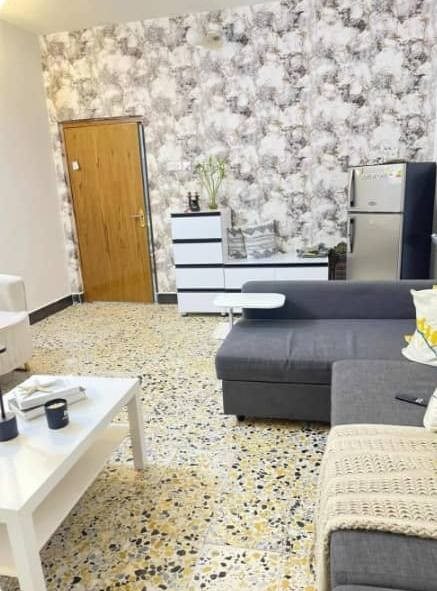 🔹دار 4غرف بالخدمات بالخاجية🔹
🔹رقم الاعلان (97)
::::::::::::::::::::::::::::::::::
🔹المنطقة:-3000
🔹نوع العقار:-دار سكن
🔹المساحة:-200م
🔹الوجه:-10م
🔹النزال:-20م
🔹عرض الشارع:- 12م
🔹سنة البناء:-2007
🔹عدد الطوابق:-طابقين
🔹تفاصيل البناء::-
🔹الطابق الاول يتكون من::استقبال ومطيخ وهول وغرف نوم عدد(2)وصحيات 
🔹الطابق الثاني يتكون من:: غرف نوم عدد (2)
🔹أقرب نقطة::-شارع المجلس البلدي
 
👈و لمزيد من التفاصيل يرجى التعليق (((ب تم)))

او الاتصال على الرقم التالي ***********

👈او زياره مقرنا الكائن في
الخاجية شارع 40 
مجاور الابتسامة الذهبية
