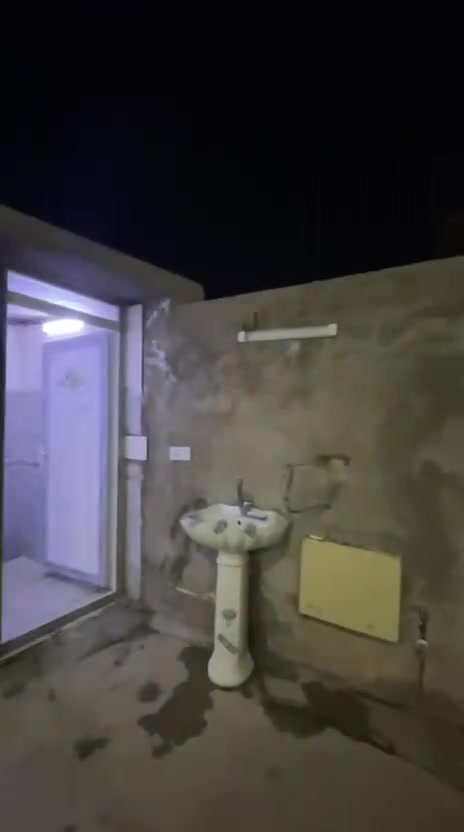 بيت ٢٠٠ متر للبيع
غرفتين نوم وصالة مطبخ مناور عدد ٢ وصحيات واستقبال للاستفسار الاتصال على رقم *********** متوفر وات ساب السعر ١٦٥ مليون
