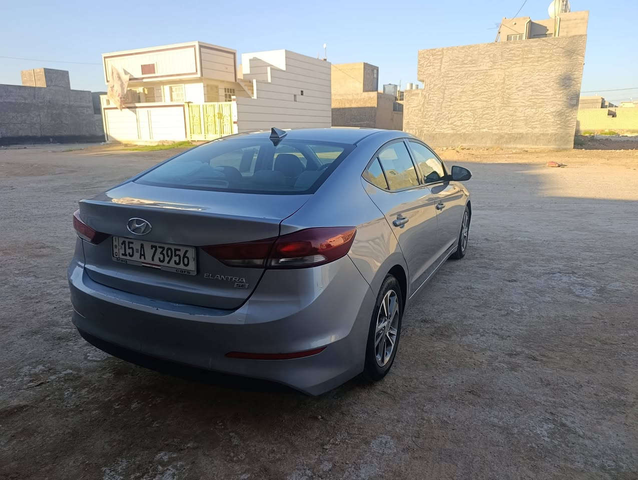 سلام عليكم 
النترا موديل ٢٠١٧دوش 
واردامريكي  بارد فقط شبر في   صندوق فقط 
صبغ البونيد بسبب الجراد 
ليبل واحد السياره 
كير محرك شرط 
معلي كازكت لن دوانز معروف  الأمريكي 
تخم تاير جديد 
حداديه جديده 
أدامه كامله للمحرك من نوزل بلك فيت بم كلاص كله موبز سياره ستخدام شخصي فقط كل نقص مابيها 
مكان سياره  رمادي 
السعر 120وبيها مجال شي قليل 
الاتصال ***********
